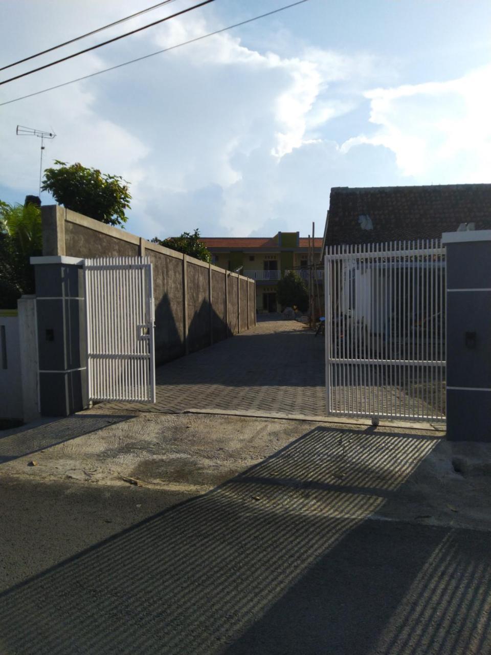 R3 Brawijaya Homestay Banyuwangi  Exterior foto